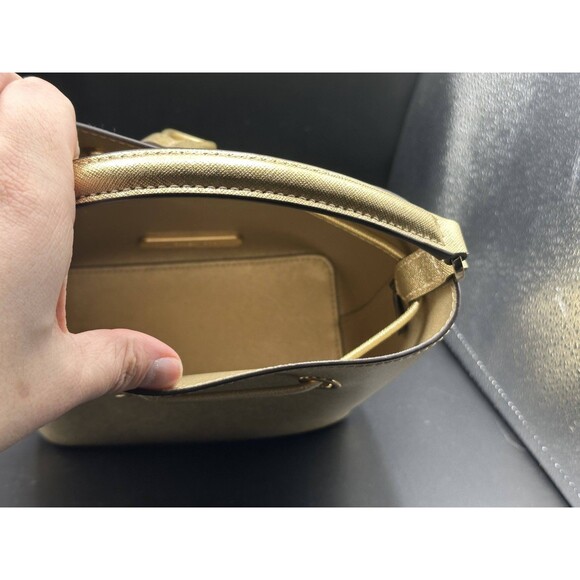 Michael Kors Suri Small Bucket Crossbody Gold Leather Bag - Picture 5 of 7